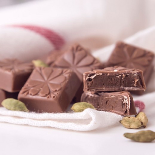 Buy Cardamom Chocolate delivered by Kakawna توصيل